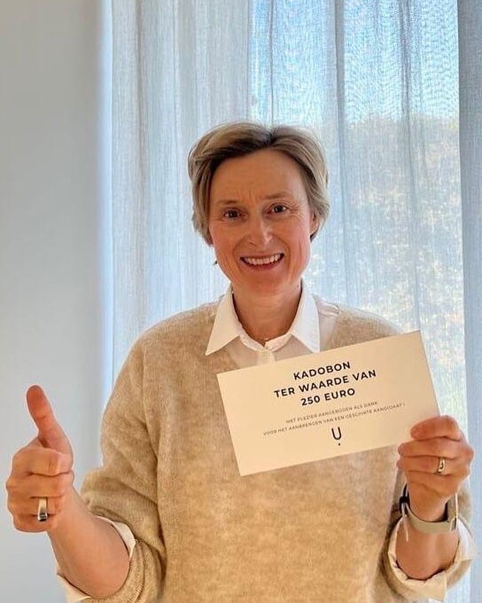 Carine Simoens, dankjewel om jouw zus door te sturen naar ons. Heel leuk dat we jullie allebei aan e